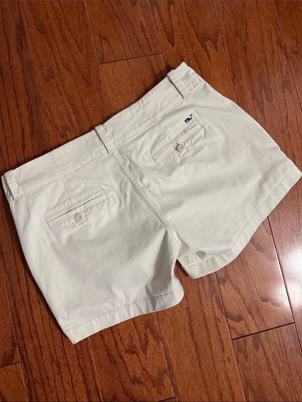 Vineyard Vines khaki lo-rise Shorts size 8 - Picture 2 of 8